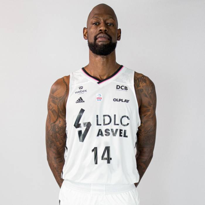 Foto de James Gist, temporada 2021-2022