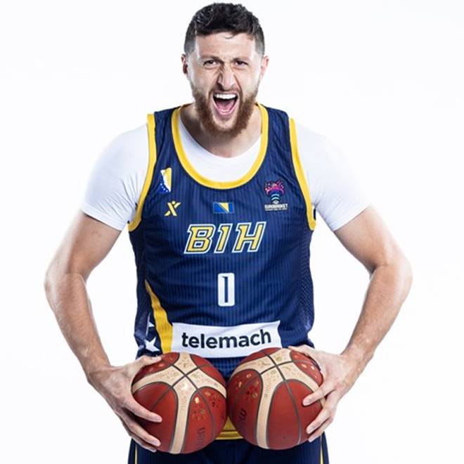 Foto di Jusuf Nurkic, stagione 2022-2023