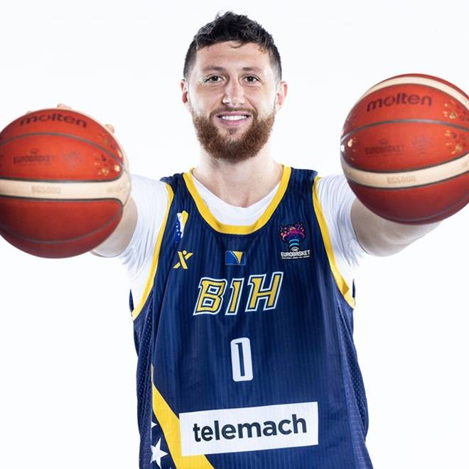 Foto di Jusuf Nurkic, stagione 2022-2023