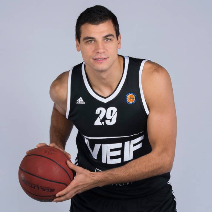 Foto de Nemanja Bezbradica, temporada 2016-2017