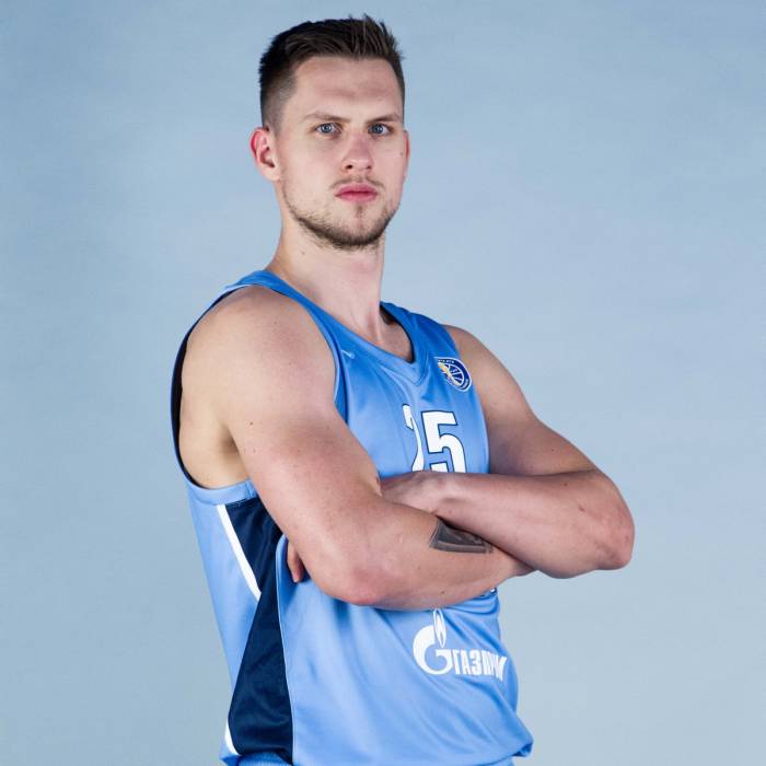 Photo of Mateusz Ponitka, 2019-2020 season