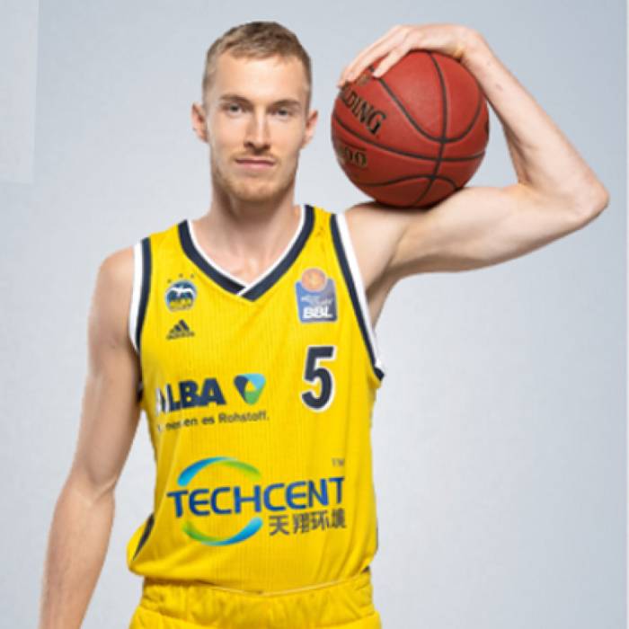 Photo of Niels Giffey, 2019-2020 season