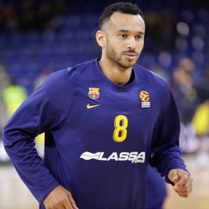 Photo de Adam Hanga, saison 2018-2019