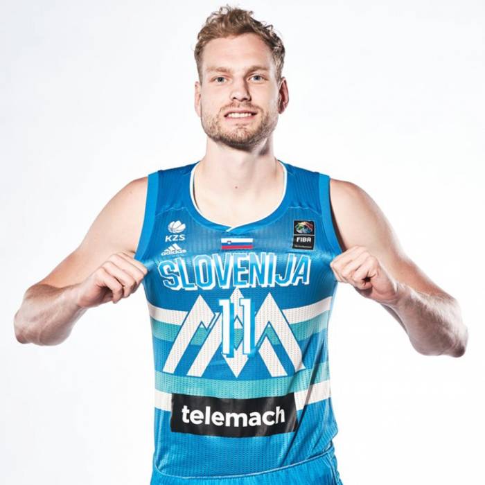 Foto de Jaka Blazic, temporada 2021-2022