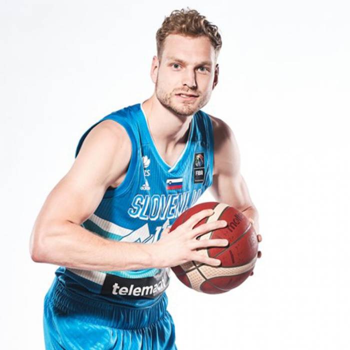 Foto de Jaka Blazic, temporada 2021-2022