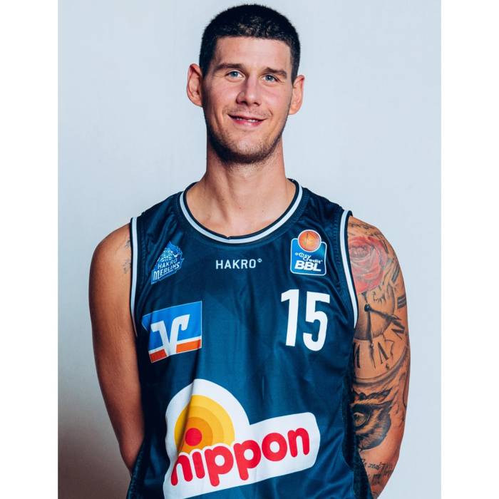 Foto de Bogdan Radosavljevic, temporada 2021-2022