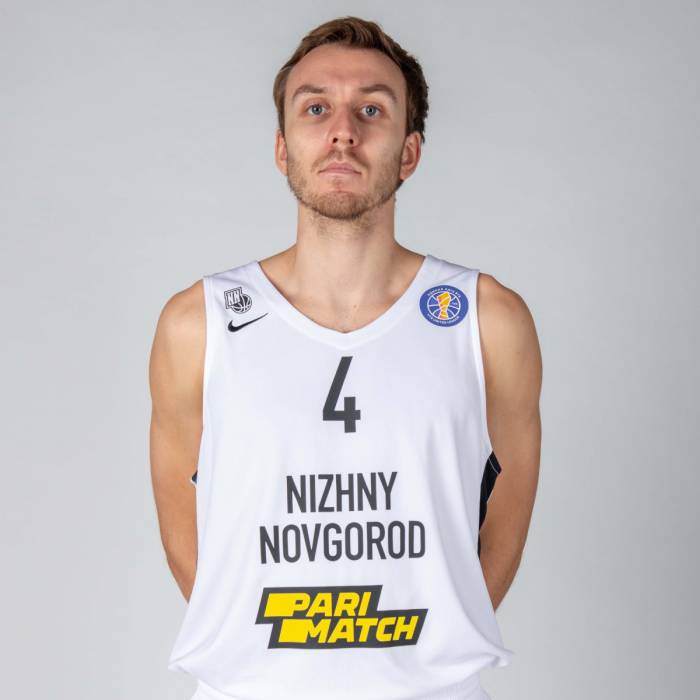 Foto de Artem Komolov, temporada 2020-2021