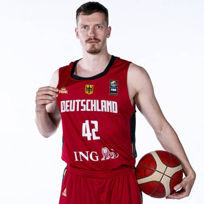 Photo of Andreas Obst, 2021-2022 season