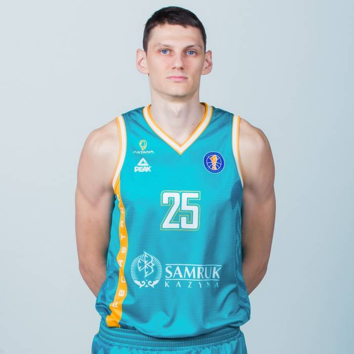 Photo de Maxim Marchuk, saison 2021-2022