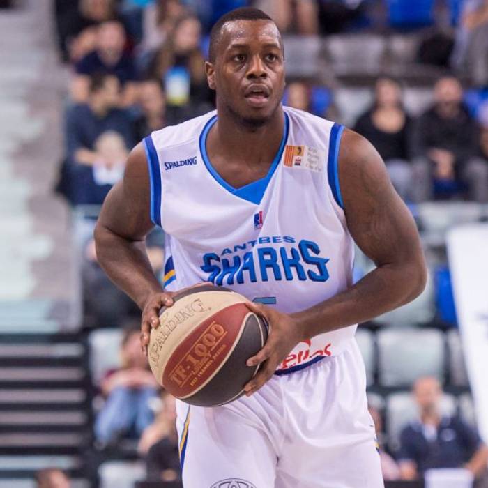 Foto de Chris Jones, temporada 2016-2017