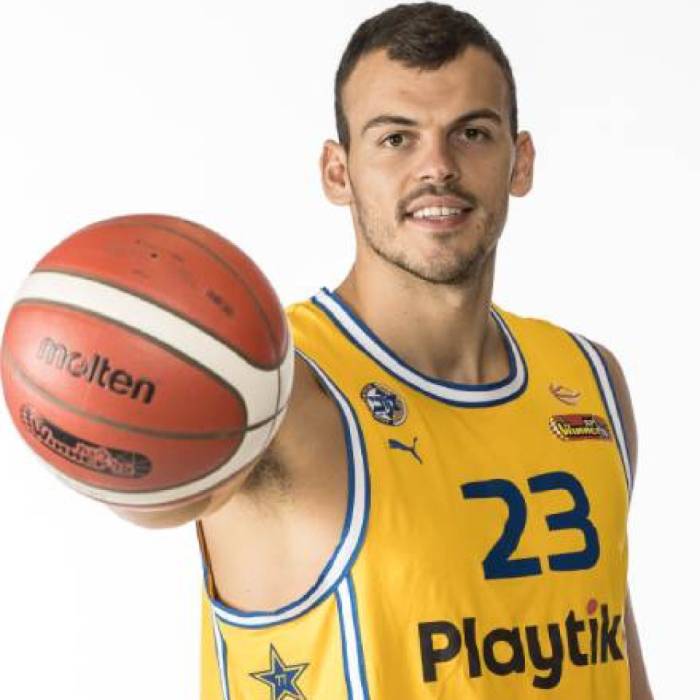 Foto di Ante Zizic, stagione 2021-2022