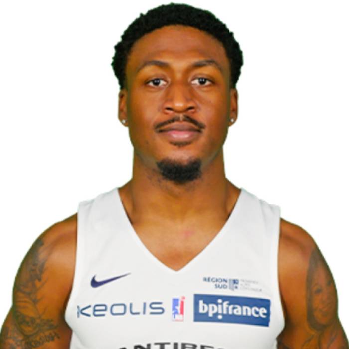 Foto de Reggie Johnson, temporada 2021-2022