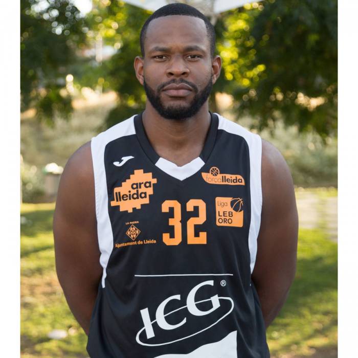 Foto de Shaquille Cleare, temporada 2019-2020