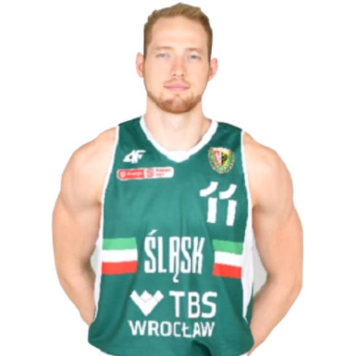 Foto de Aleksander Dziewa, temporada 2021-2022