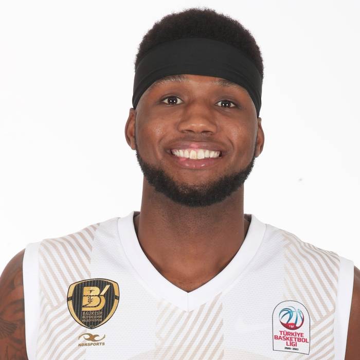 Foto de Carlton Bragg, temporada 2021-2022