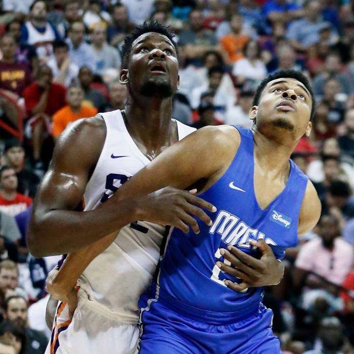 Foto di Deandre Ayton, stagione 2018-2019