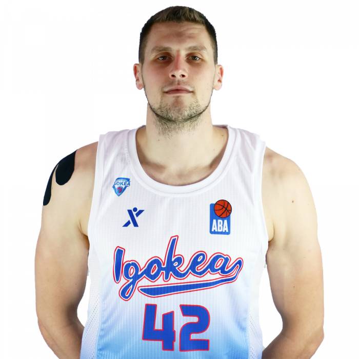 Foto de Stefan Fundic, temporada 2020-2021