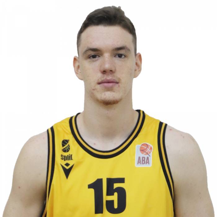 Foto de Viktor Saric, temporada 2020-2021