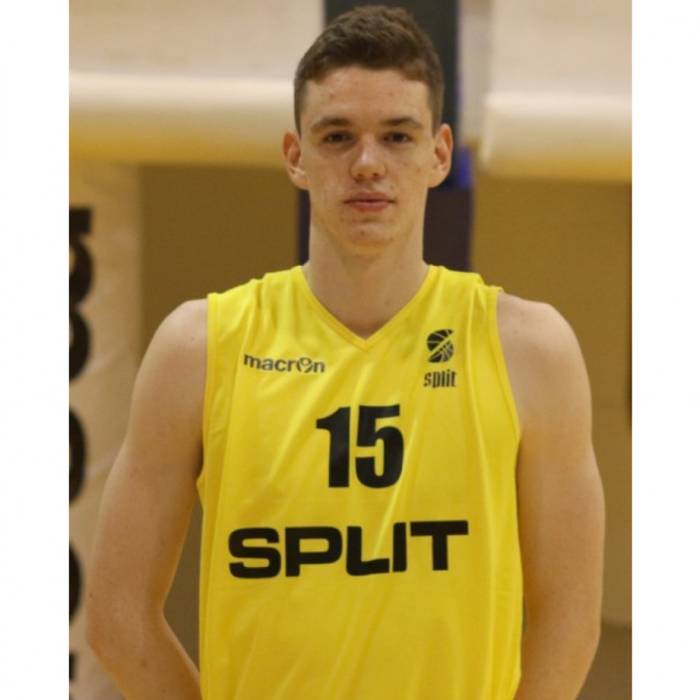 Foto de Viktor Saric, temporada 2020-2021