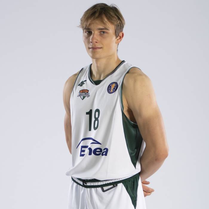 Foto de Konrad Szymanski, temporada 2021-2022