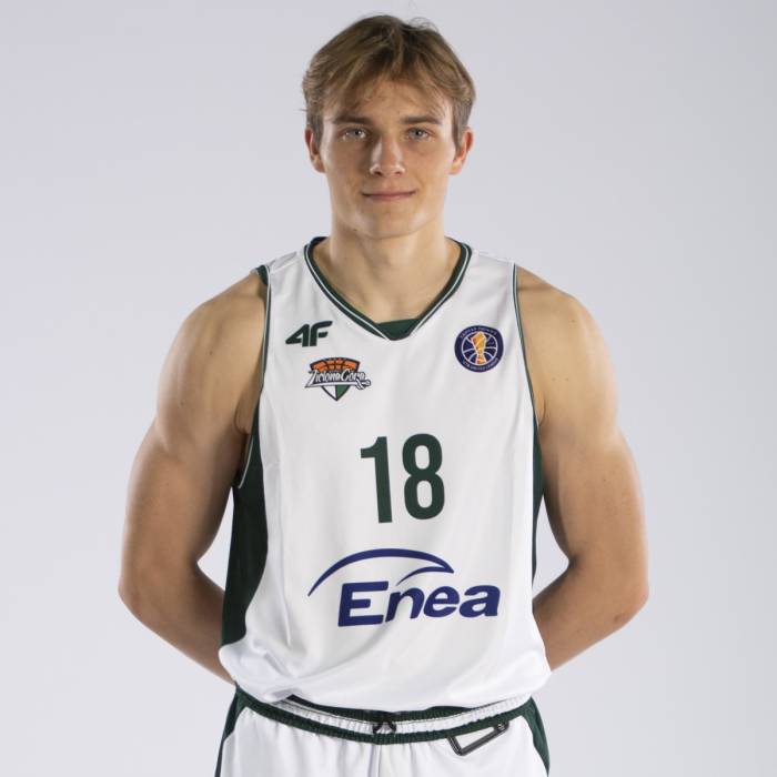 Foto de Konrad Szymanski, temporada 2021-2022