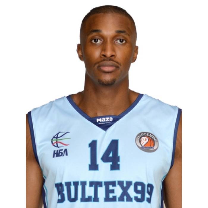 Foto de Peter Olisemeka, temporada 2018-2019