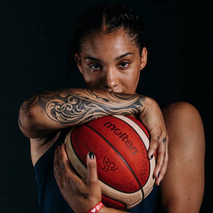 Foto de Gabby Williams, temporada 2021-2022