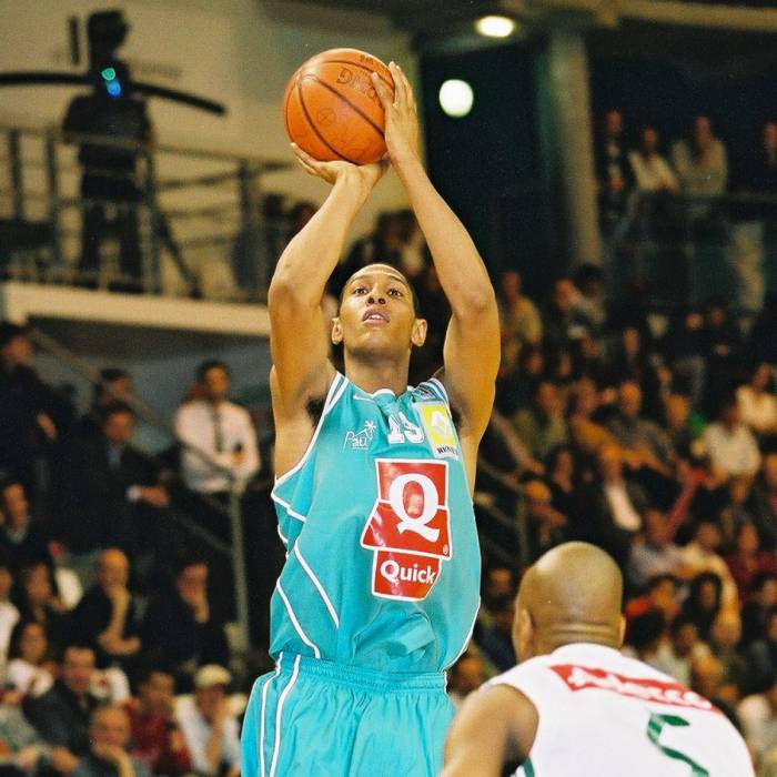 Photo de Boris Diaw, saison 2002-2003