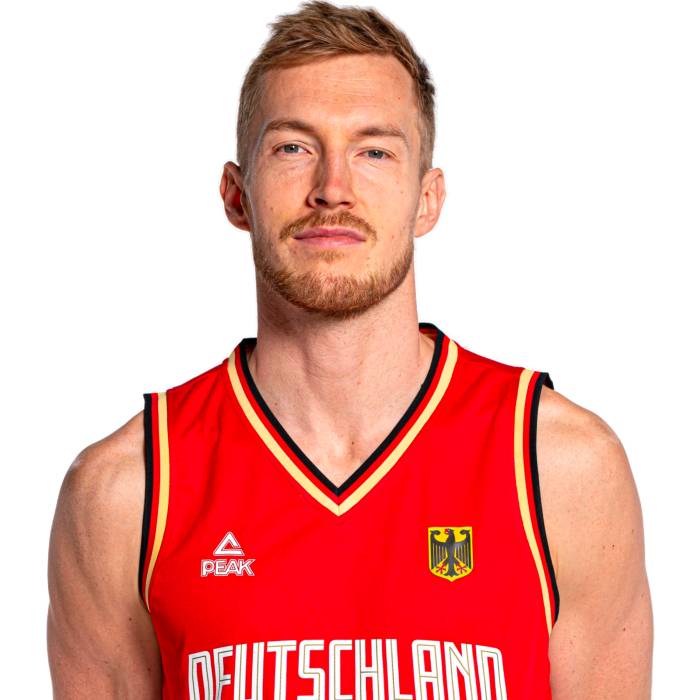 Photo of Niels Giffey, 2024-2025 season