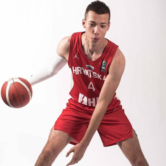 Foto de Andrej Matic, temporada 2022-2023