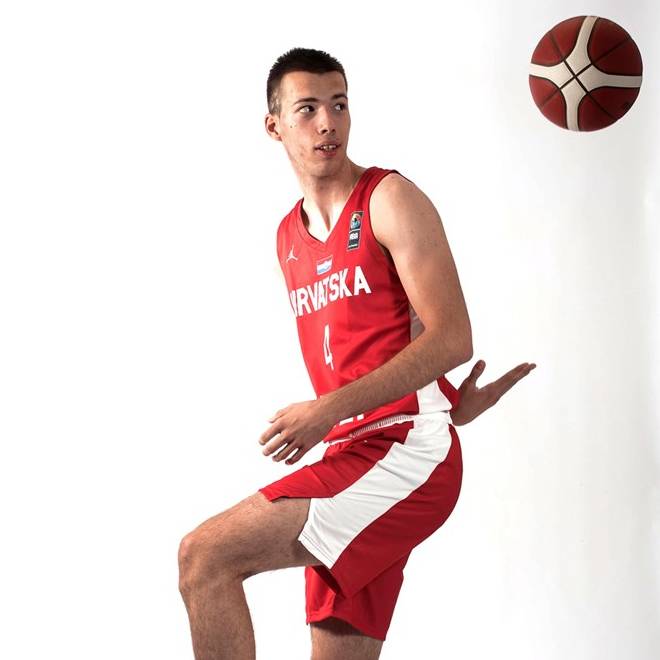 Foto de Andrej Matic, temporada 2022-2023