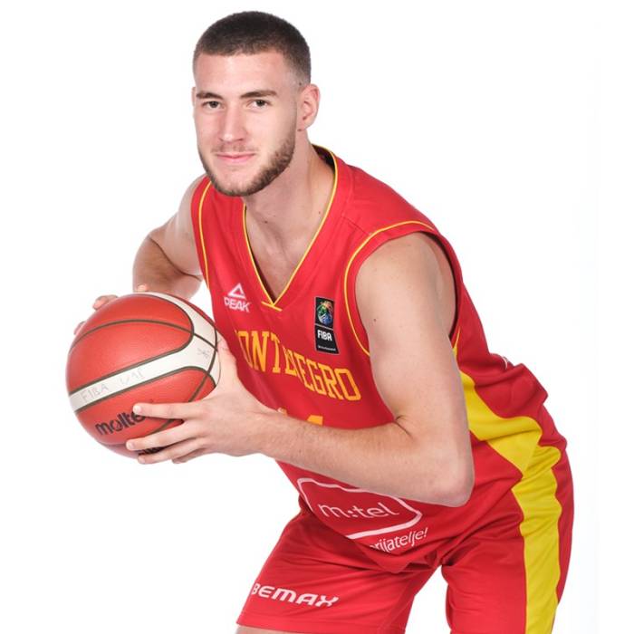 Foto de Nikola Glendza, temporada 2022-2023